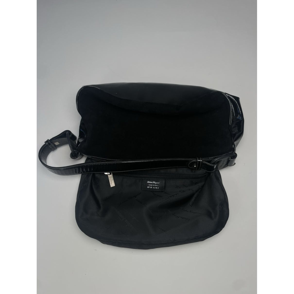 Salvatore Ferragamo Black Patent Leather Handbag Size ONE SIZE - 2 Thumbnail