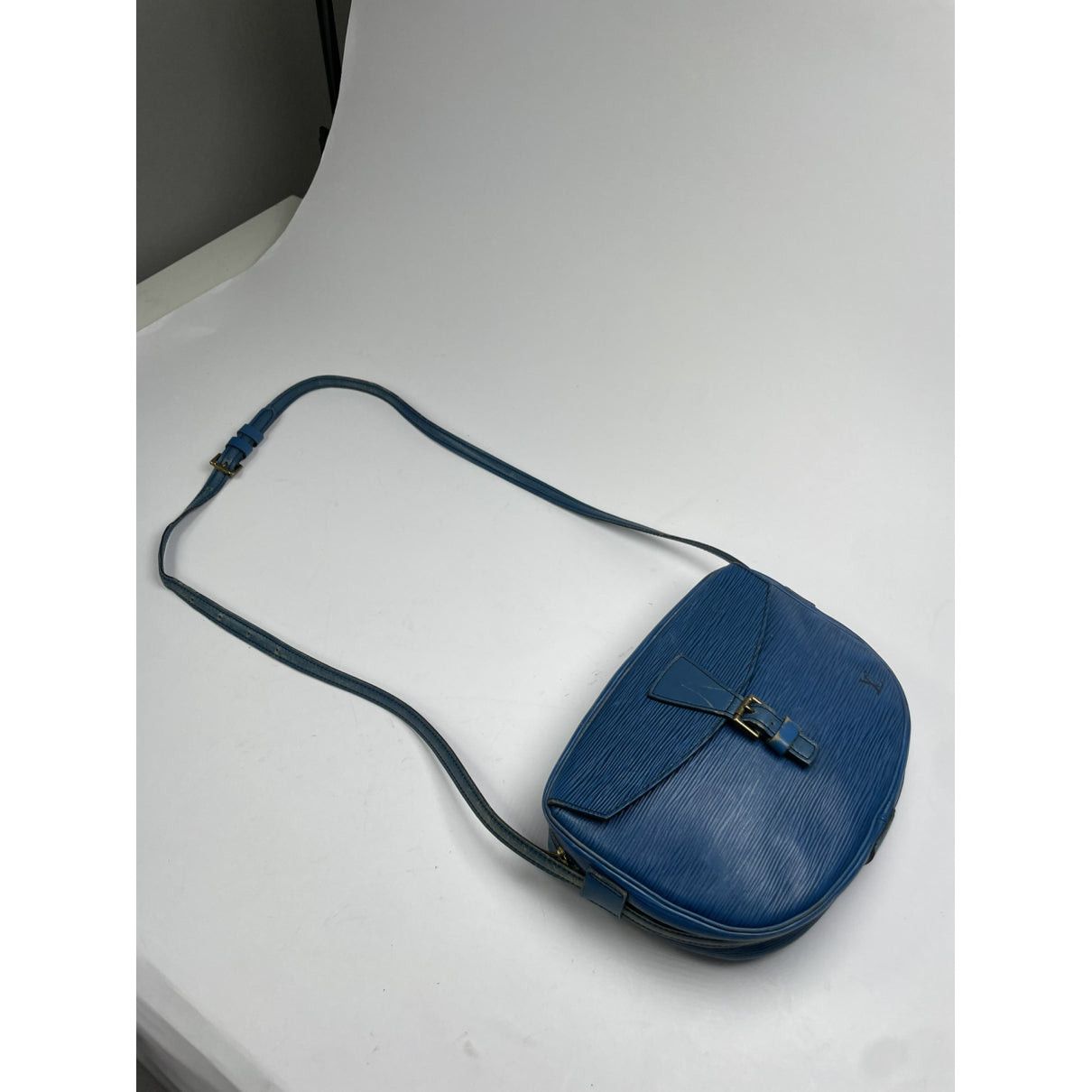 Louis Vuitton Cluny Vintage Blue Leather Handbag Size ONE SIZE - 2 Thumbnail