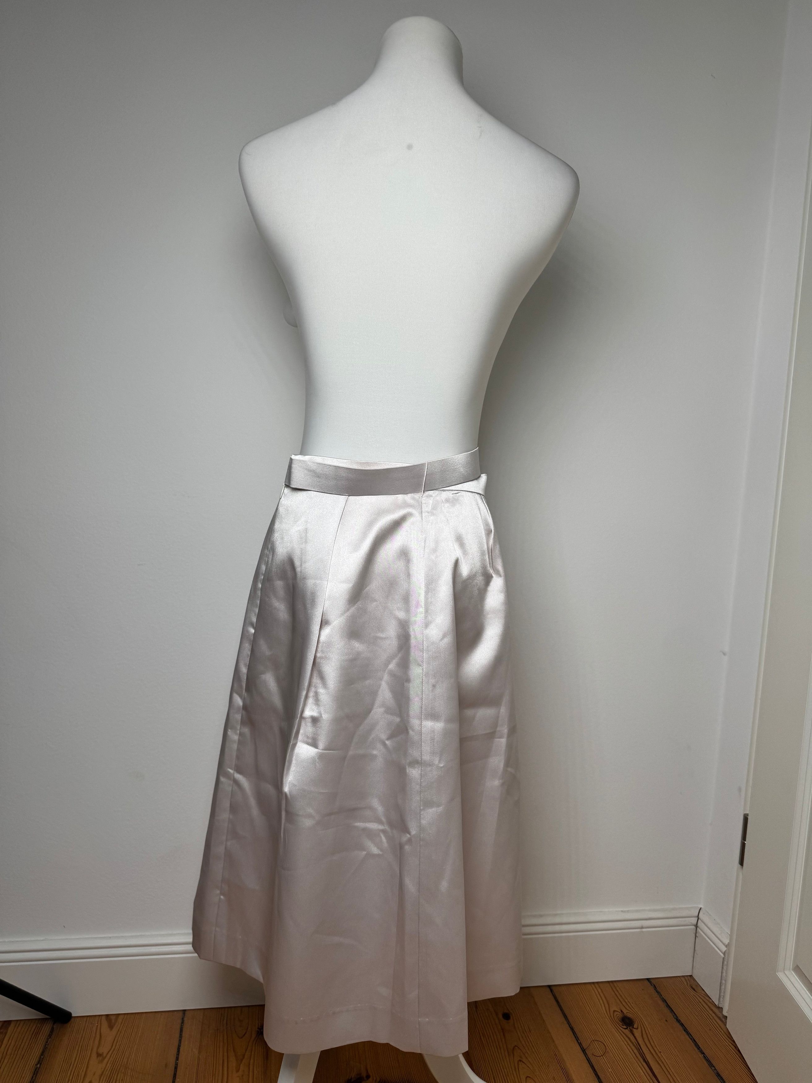 Courreges Vintage Paris Pearl Skirt 38/M Size 27" / US 4 / IT 40 - 4 Thumbnail