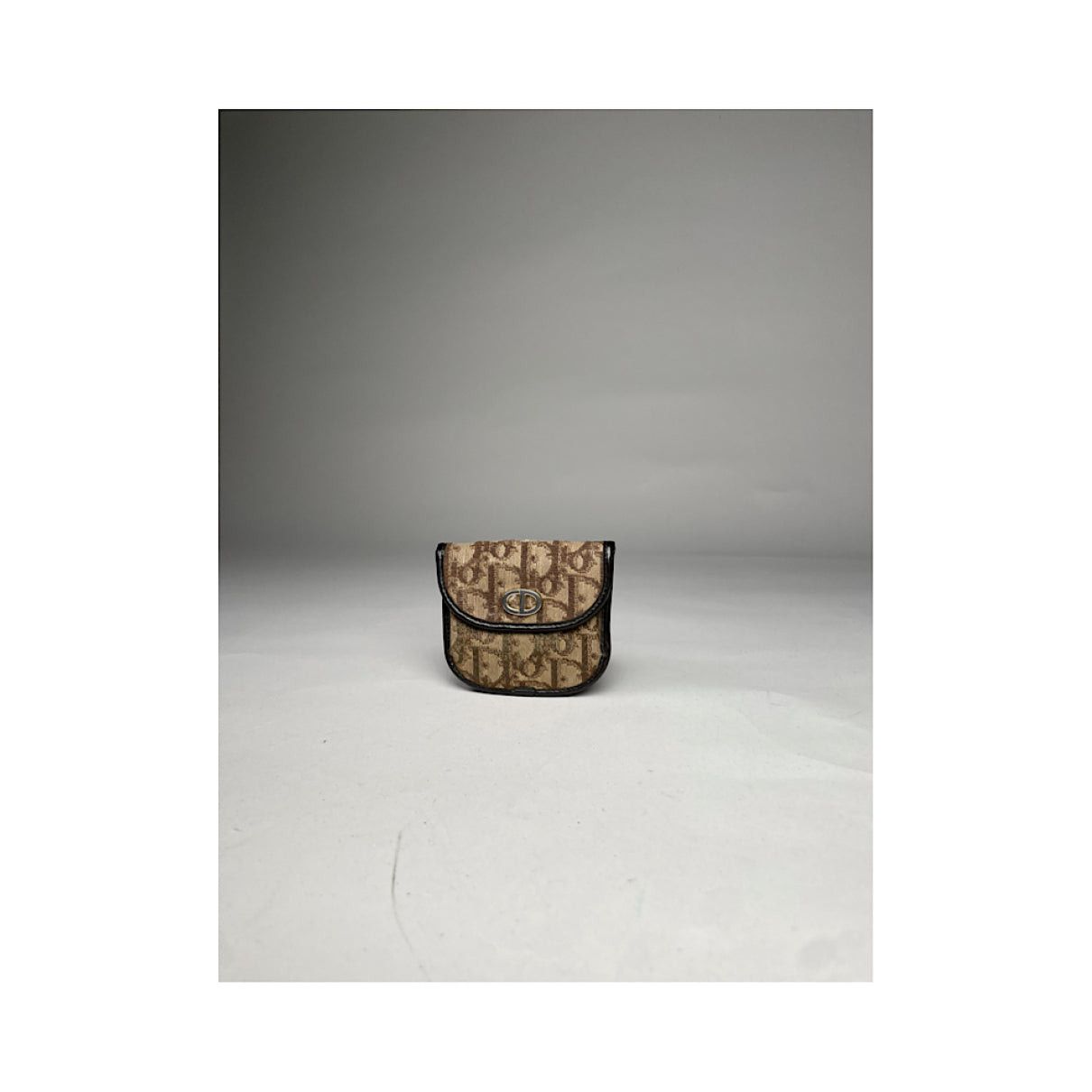 Dior 30 Montaigne Brown Leather Purse Size ONE SIZE - 2 Thumbnail