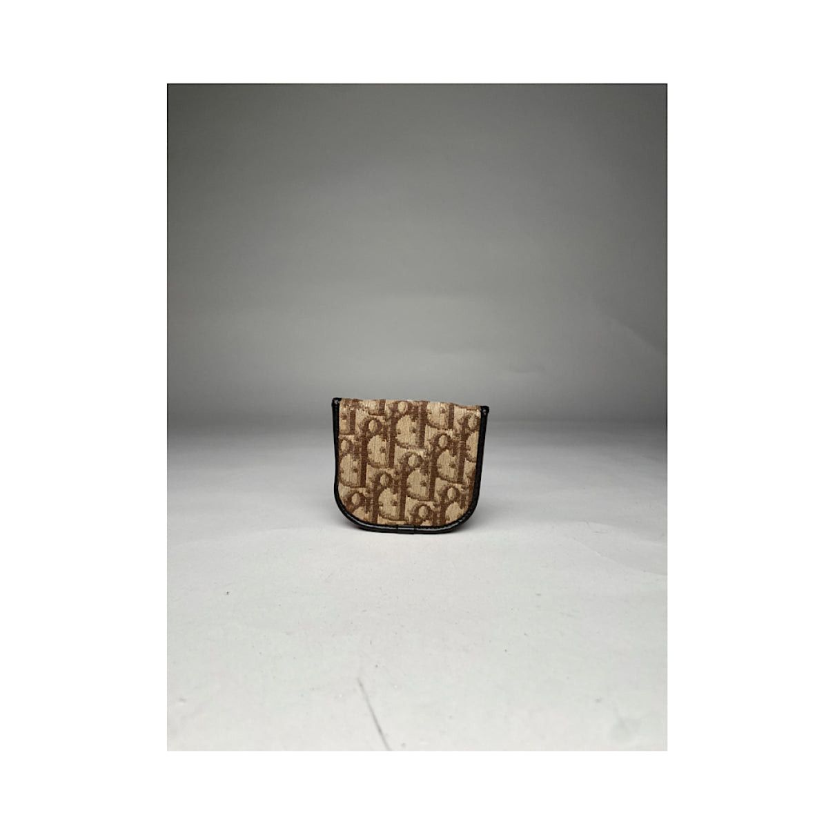 Dior 30 Montaigne Brown Leather Purse Size ONE SIZE - 3 Thumbnail