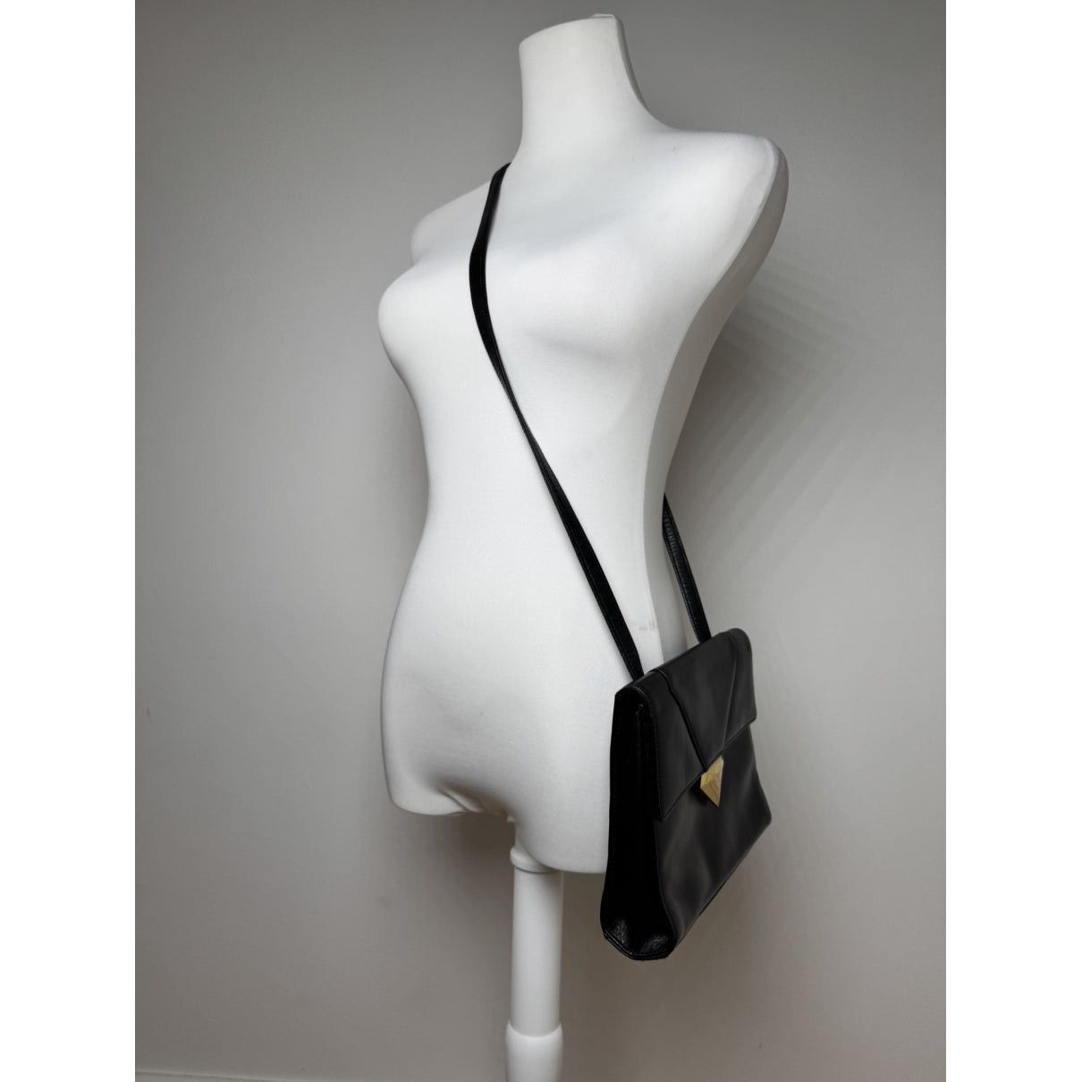 Givenchy 4G Black Leather Handbag Size ONE SIZE - 3 Thumbnail