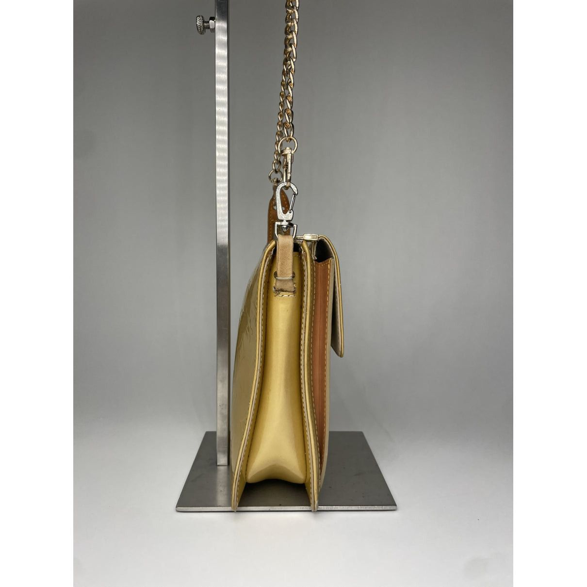 Louis Vuitton Ambre Yellow Patent Leather Handbag Size ONE SIZE - 4 Thumbnail