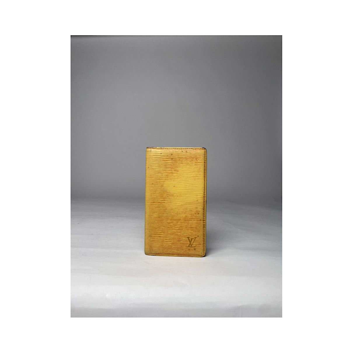 Louis Vuitton Passport cover Yellow Leather Purse Size ONE SIZE - 2 Thumbnail