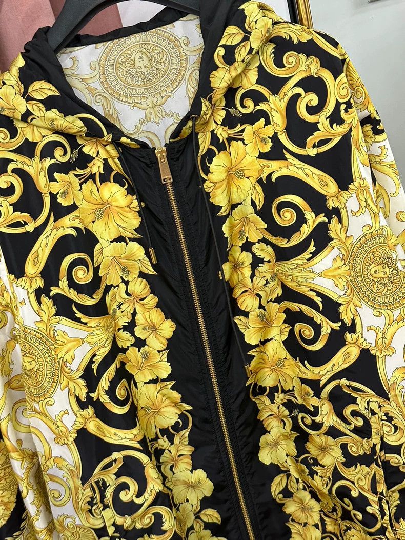 Versace Versace Medusa Print Zip Hooded Jacket - dmc Size US XL / EU 56 / 4 - 2 Thumbnail