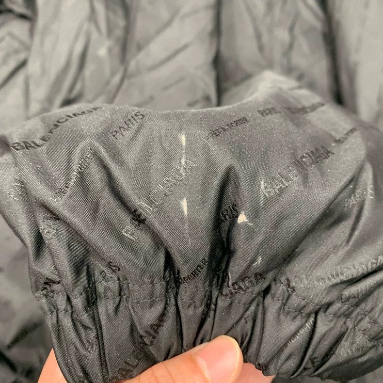 Balenciaga Balenciaga Black Printed Windbreaker Jacket - dmc Size US XS / EU 42 / 0 - 7 Thumbnail