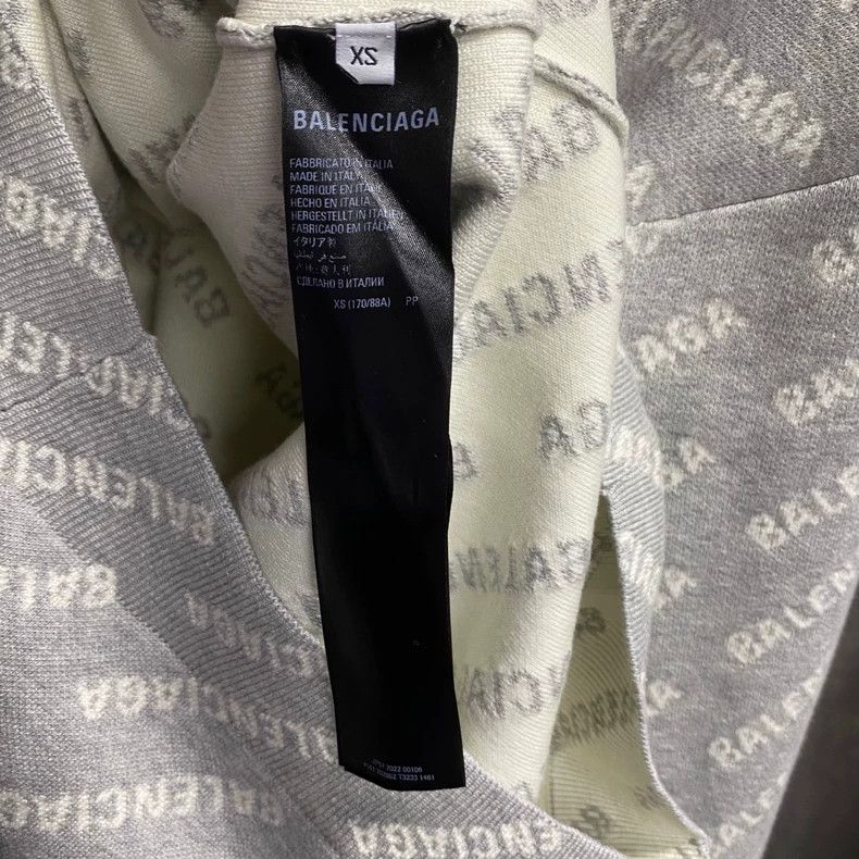 Balenciaga Balenciaga Grey Logo Print Knit Sweater - dmc Size US XS / EU 42 / 0 - 5 Thumbnail