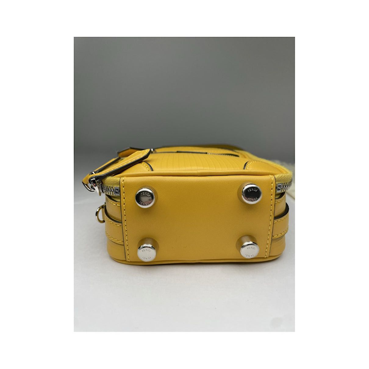 Fendi Cookie Yellow Leather Handbag Size ONE SIZE - 4 Thumbnail