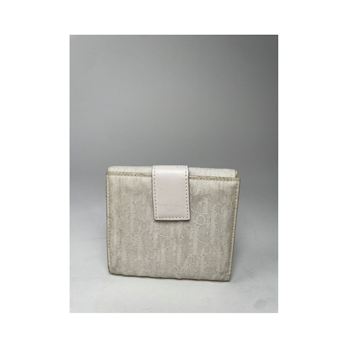 Dior 30 Montaigne White Leather Wallet Size ONE SIZE - 2 Thumbnail