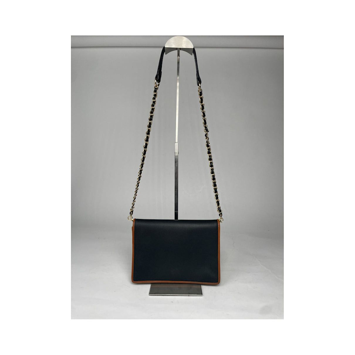 Bottega Veneta Clip Black Leather Handbag Size ONE SIZE - 3 Thumbnail