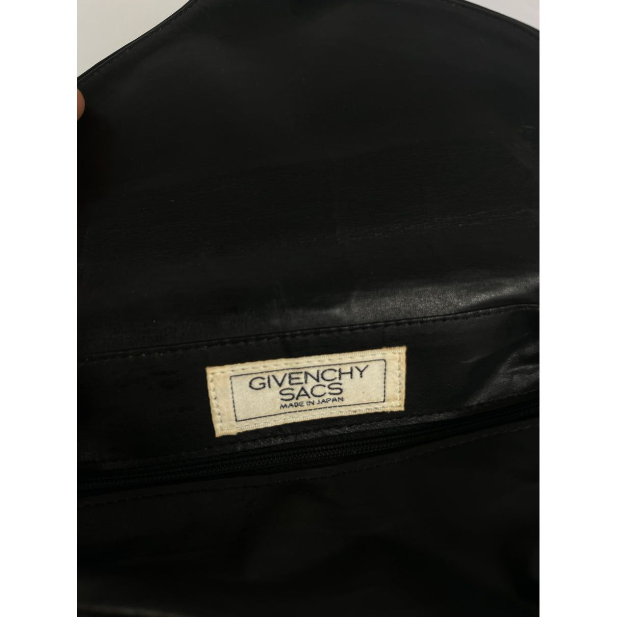 Givenchy Infinity Black Patent Leather Handbag Size ONE SIZE - 3 Thumbnail
