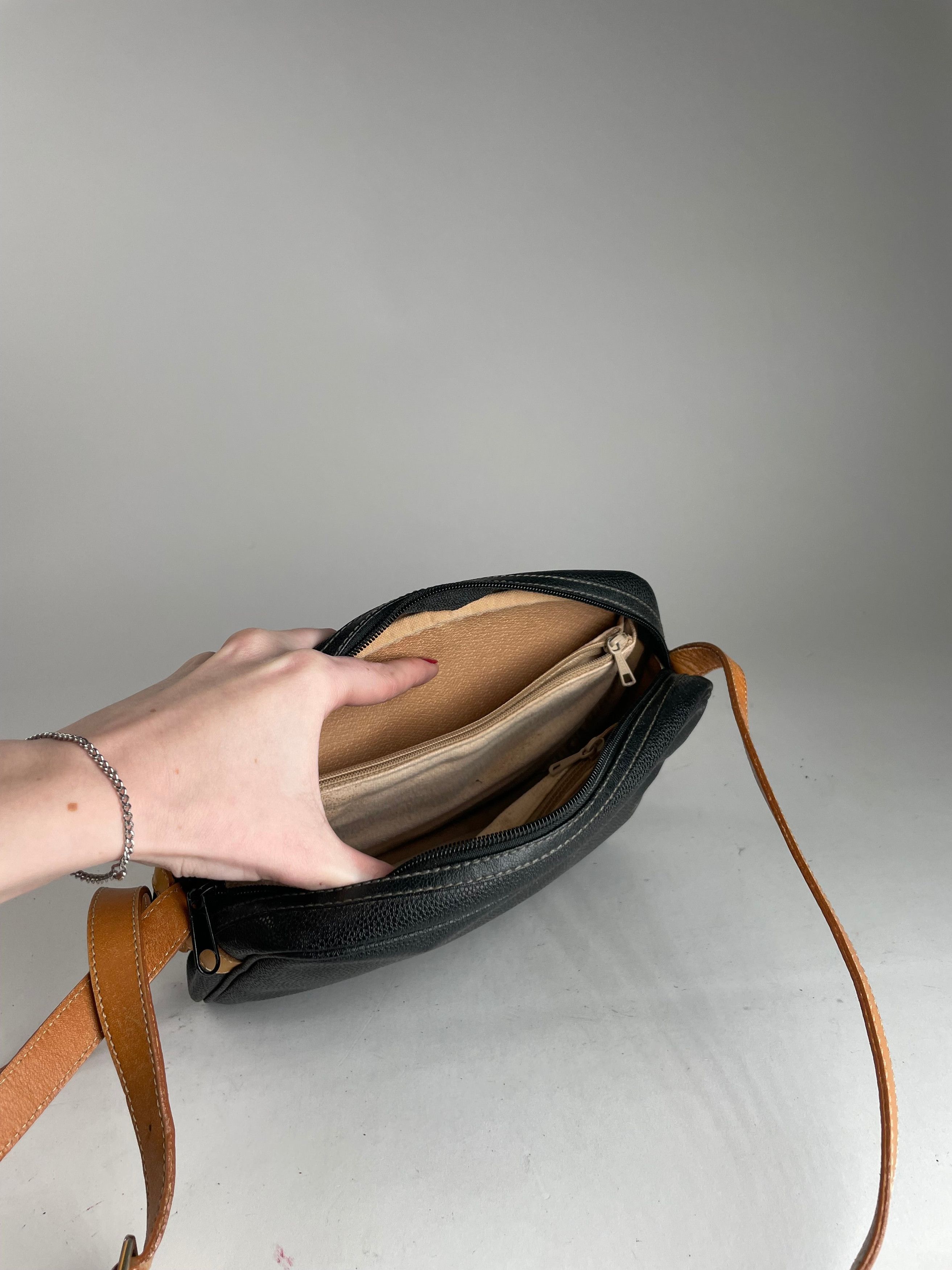 Courreges Vintage Paris Leather Crossbody Bag Black Brown Size ONE SIZE - 5 Thumbnail