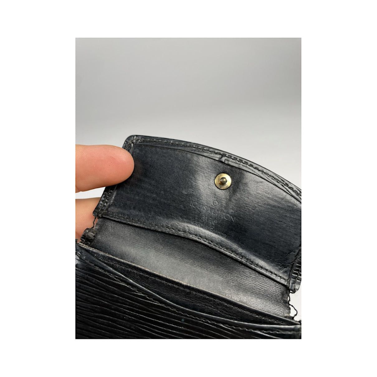 Louis Vuitton Daily Black Leather Purse Size ONE SIZE - 4 Thumbnail