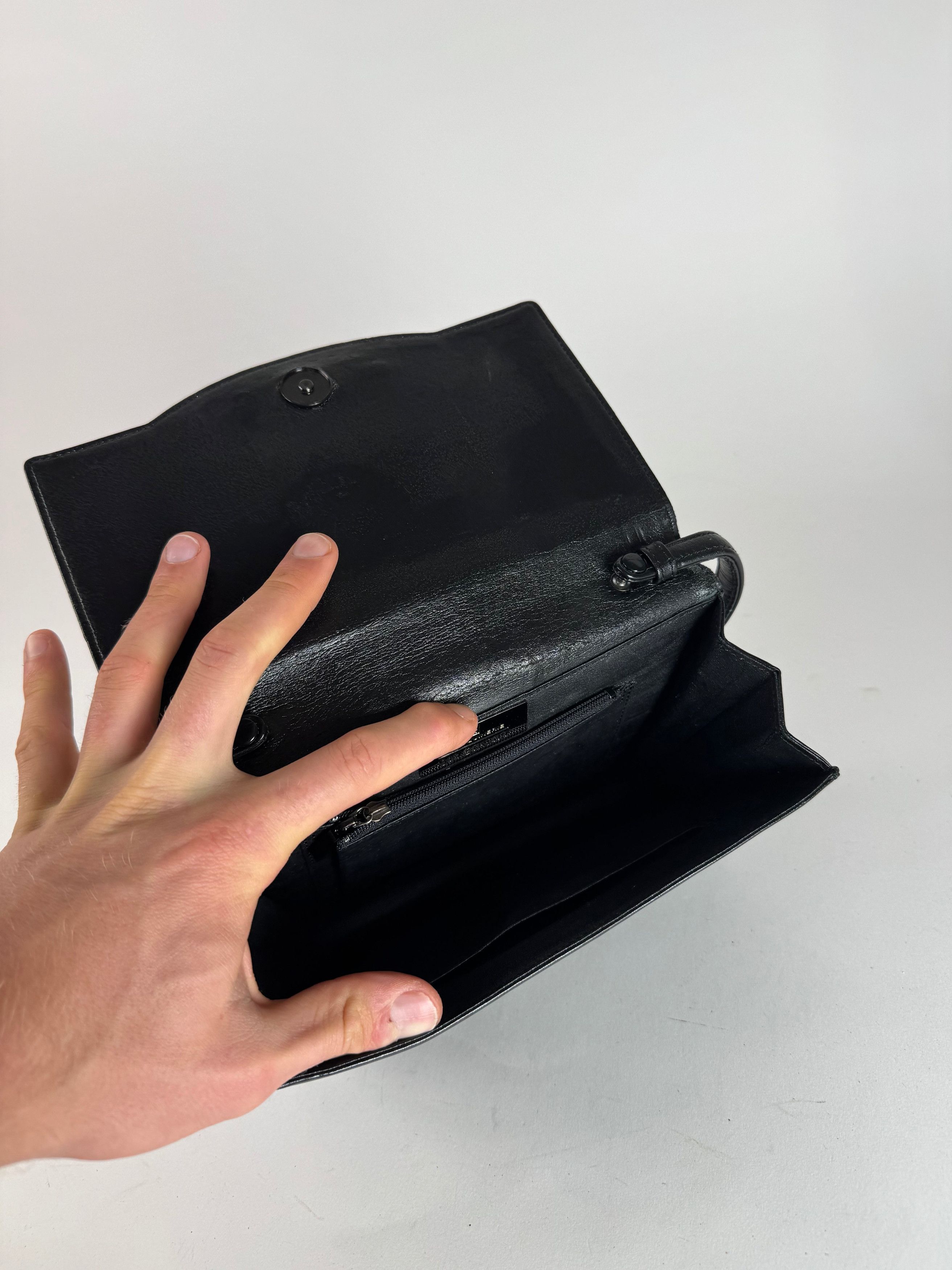 Givenchy Vintage Whip Leather Bag Black Size ONE SIZE - 11 Thumbnail