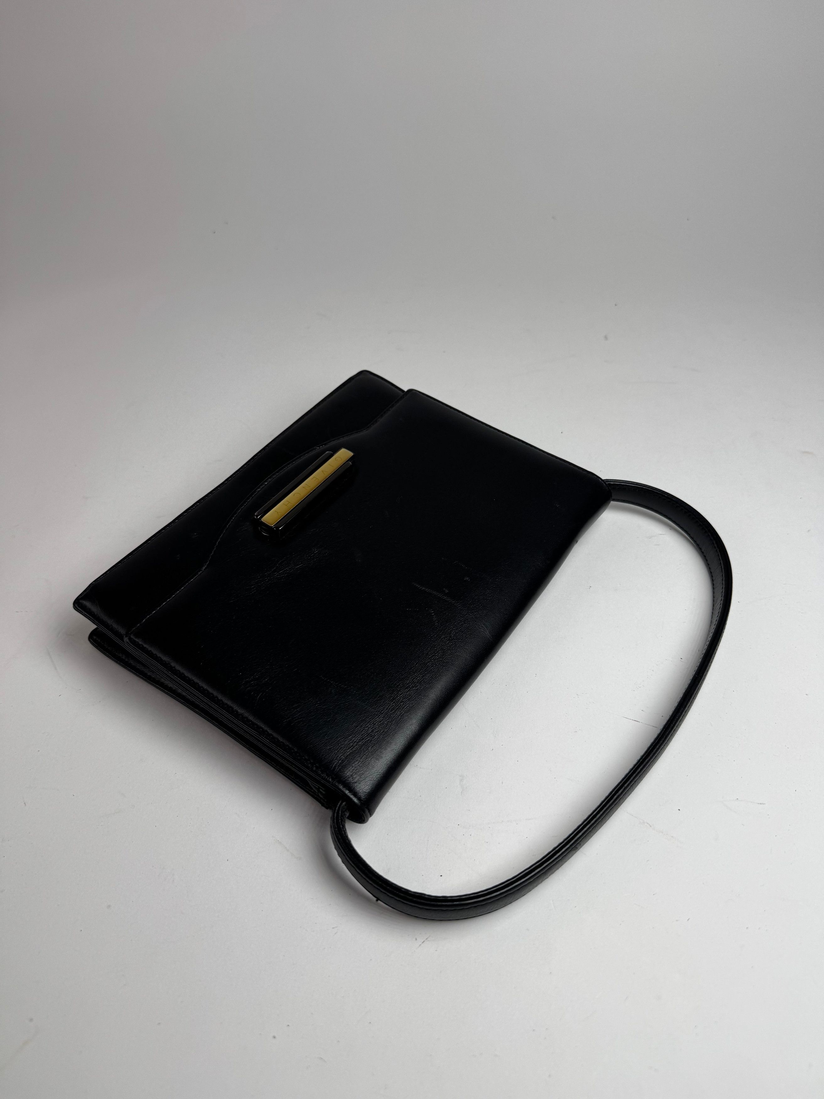 Givenchy Vintage Whip Leather Bag Black Size ONE SIZE - 5 Thumbnail