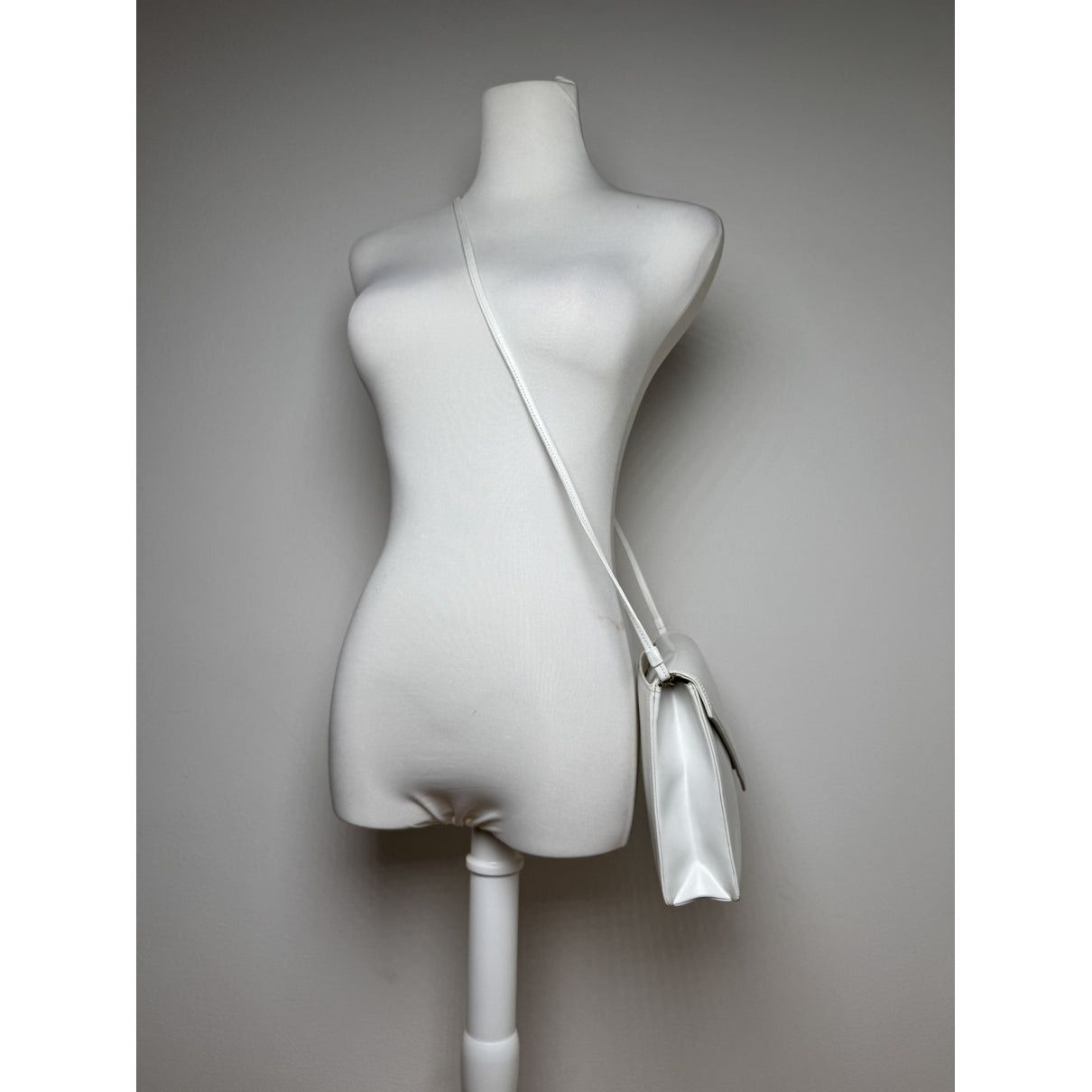 Givenchy 4G White Leather Handbag Size ONE SIZE - 2 Thumbnail