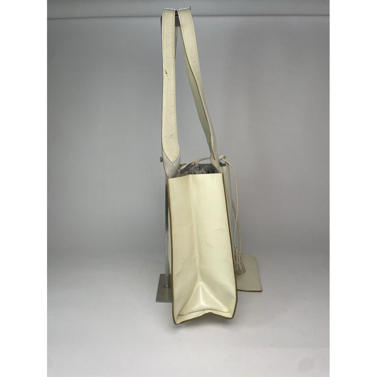 Salvatore Ferragamo Cage White Leather Handbag Size ONE SIZE - 5 Thumbnail