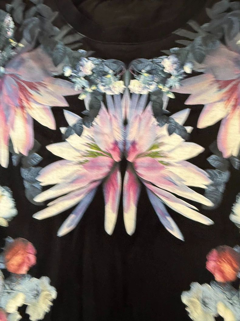 Givenchy Givenchy Black Floral Print Short Sleeve - dmc Size US XS / EU 42 / 0 - 2 Thumbnail