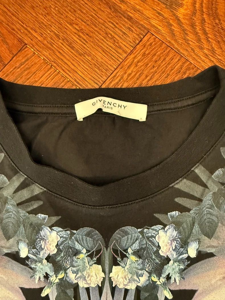 Givenchy Givenchy Black Floral Print Short Sleeve - dmc Size US XS / EU 42 / 0 - 3 Thumbnail