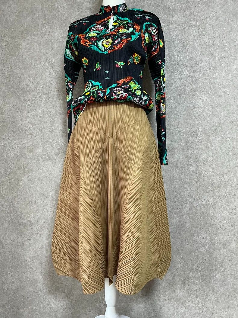 Issey Miyake Issey Miyake PP Beige Pleated Skirt - dmc Size US 26 / EU 42 - 2 Thumbnail