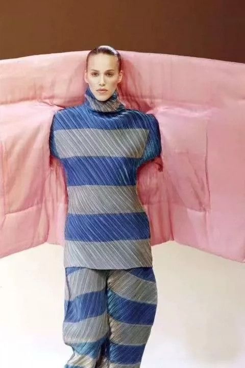 Issey Miyake Issey Miyake Vintage Striped Glossy Top - dmc Size US M / EU 48-50 / 2 - 4 Thumbnail