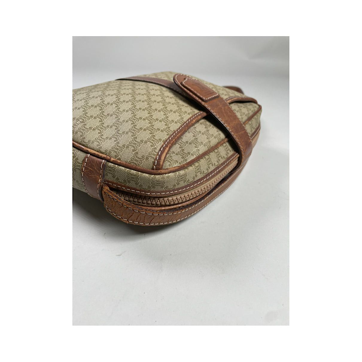 Celine Triomphe Maillon Chain Beige Leather Handbag Size ONE SIZE - 2 Thumbnail