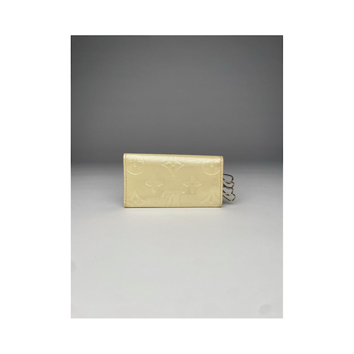 Louis Vuitton Lockme White Leather Purse Size ONE SIZE - 2 Thumbnail