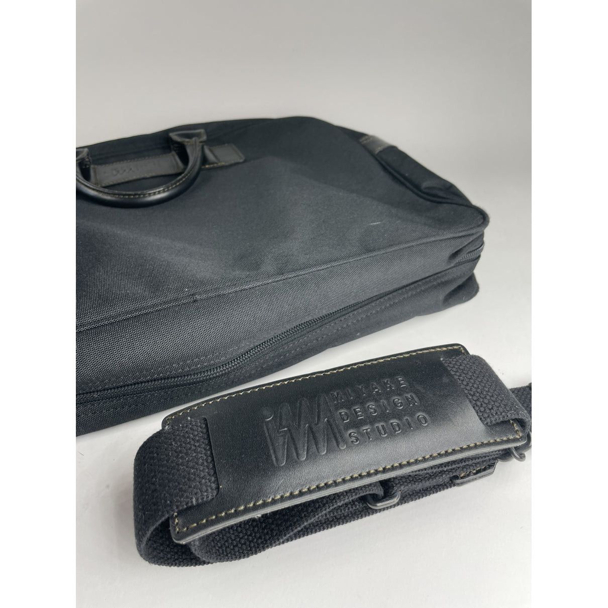 Issey Miyake Black Leather Handbag Size ONE SIZE - 2 Thumbnail