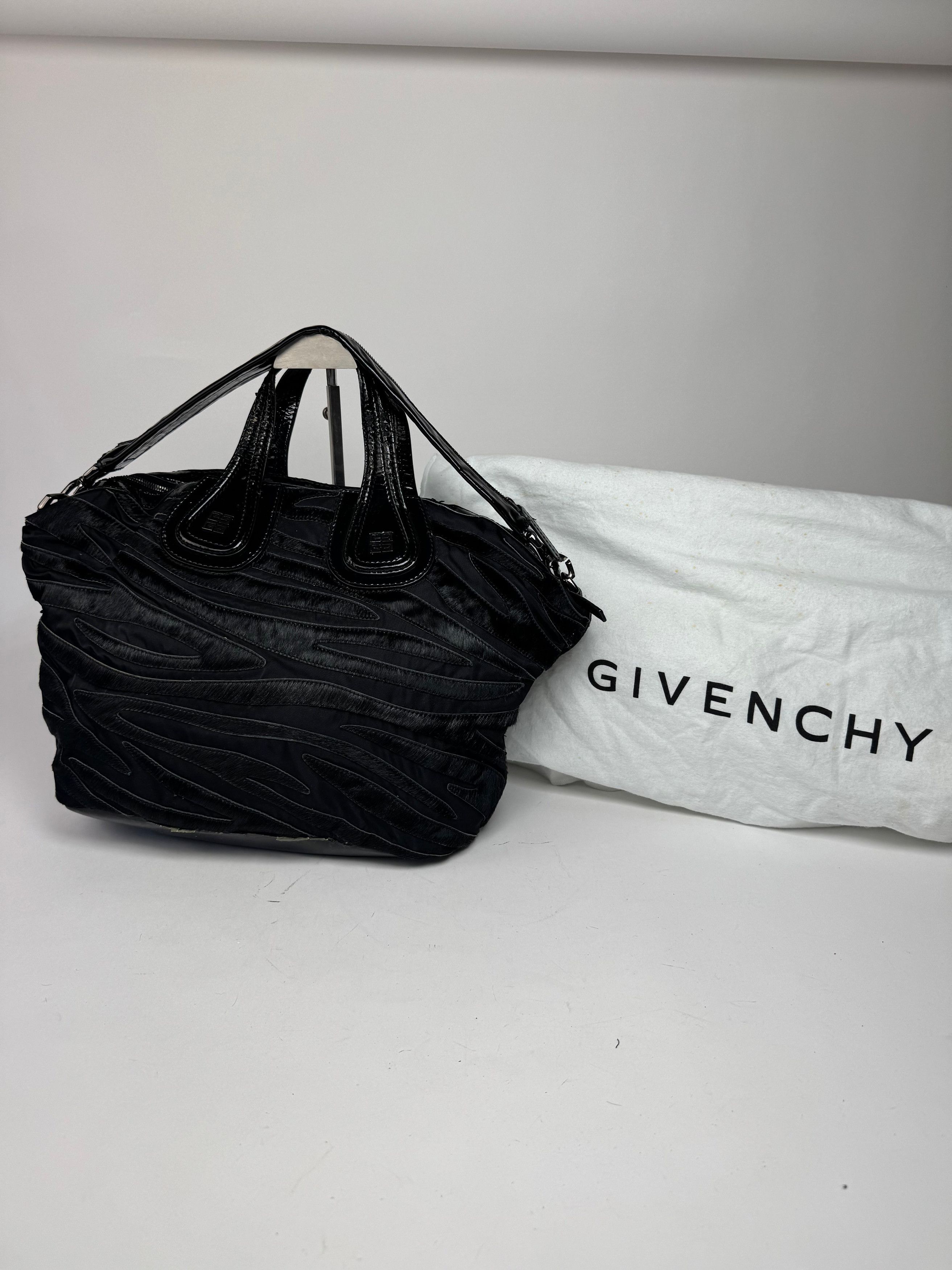 Givenchy Vintage Nightindale Patent Leather Fur Bag Black Size ONE SIZE - 2 Thumbnail