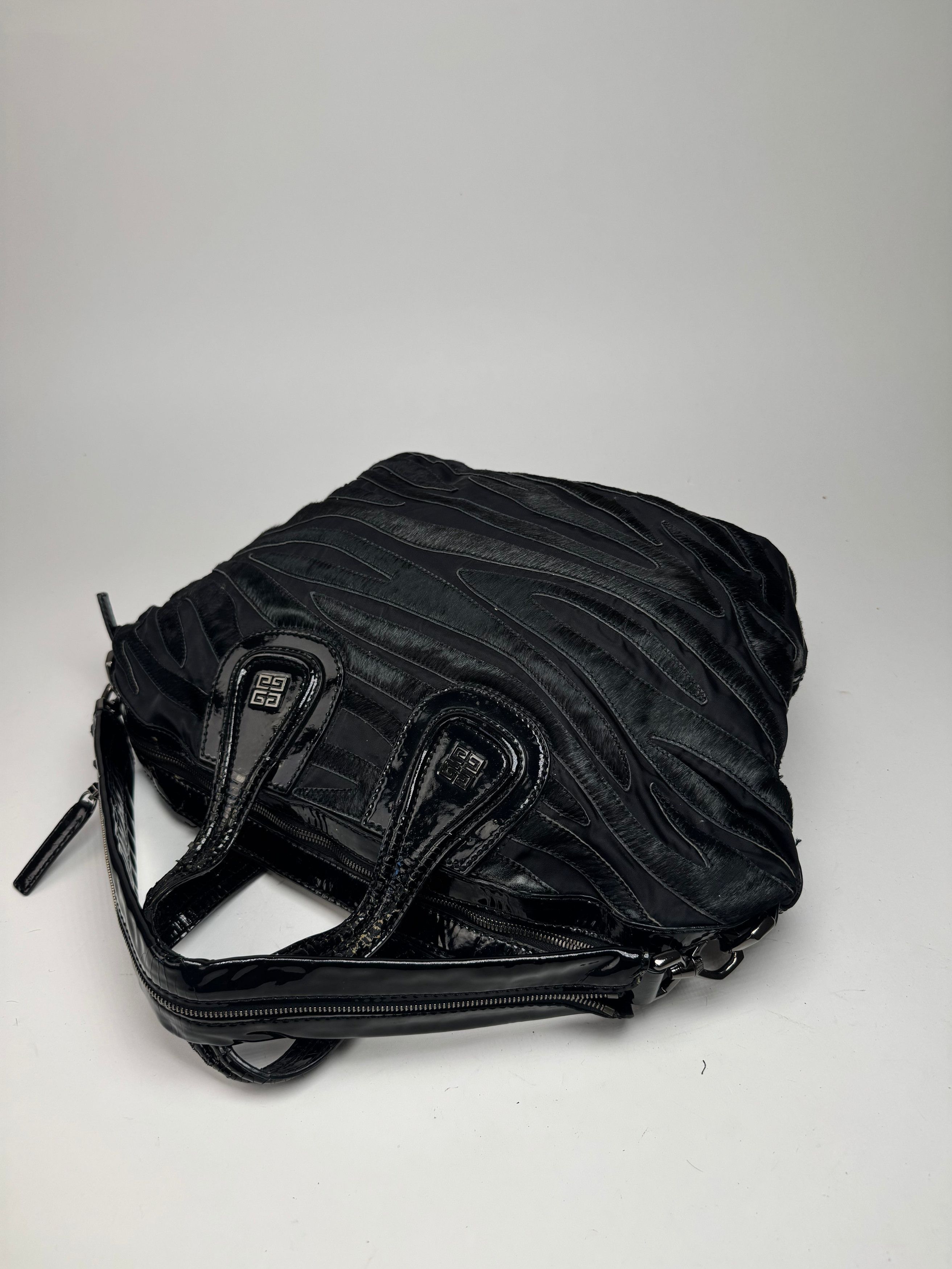 Givenchy Vintage Nightindale Patent Leather Fur Bag Black Size ONE SIZE - 6 Thumbnail