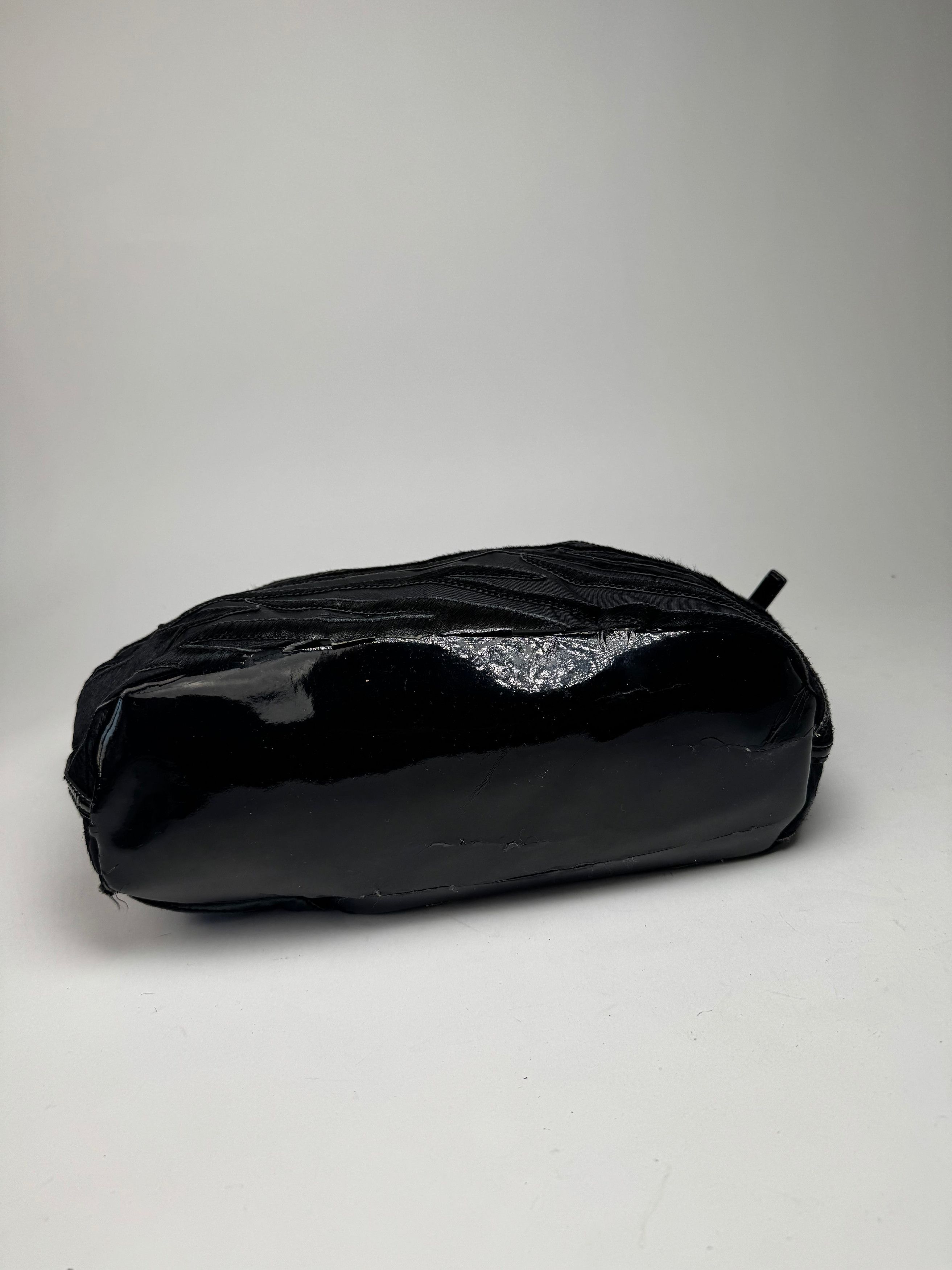 Givenchy Vintage Nightindale Patent Leather Fur Bag Black Size ONE SIZE - 8 Thumbnail