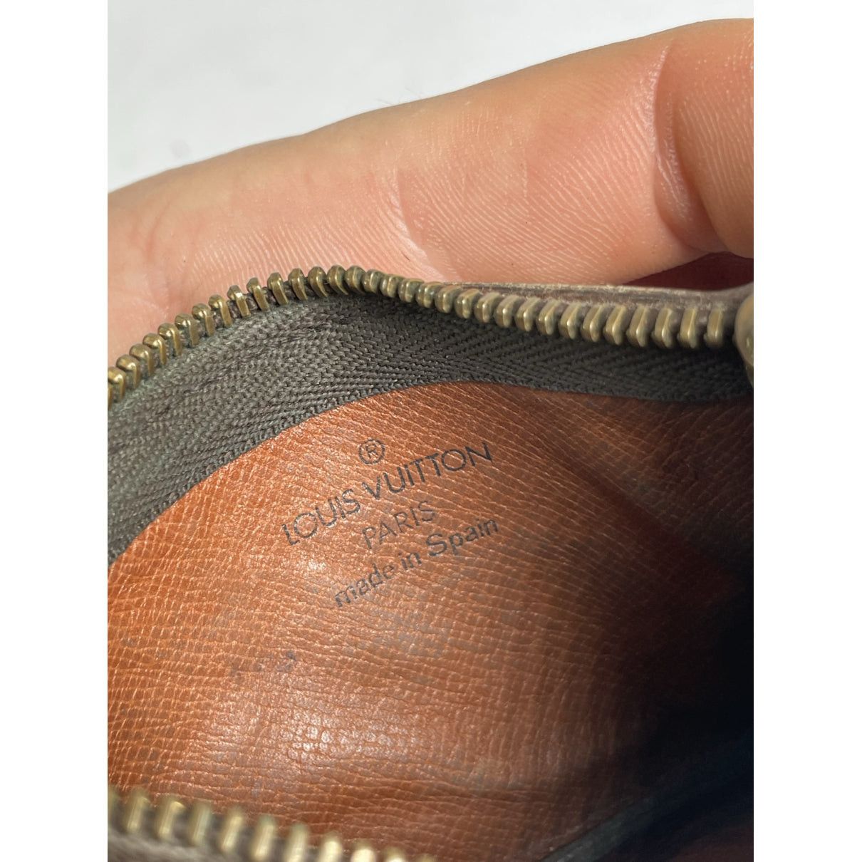 Louis Vuitton Brown Leather Purse Size ONE SIZE - 3 Thumbnail