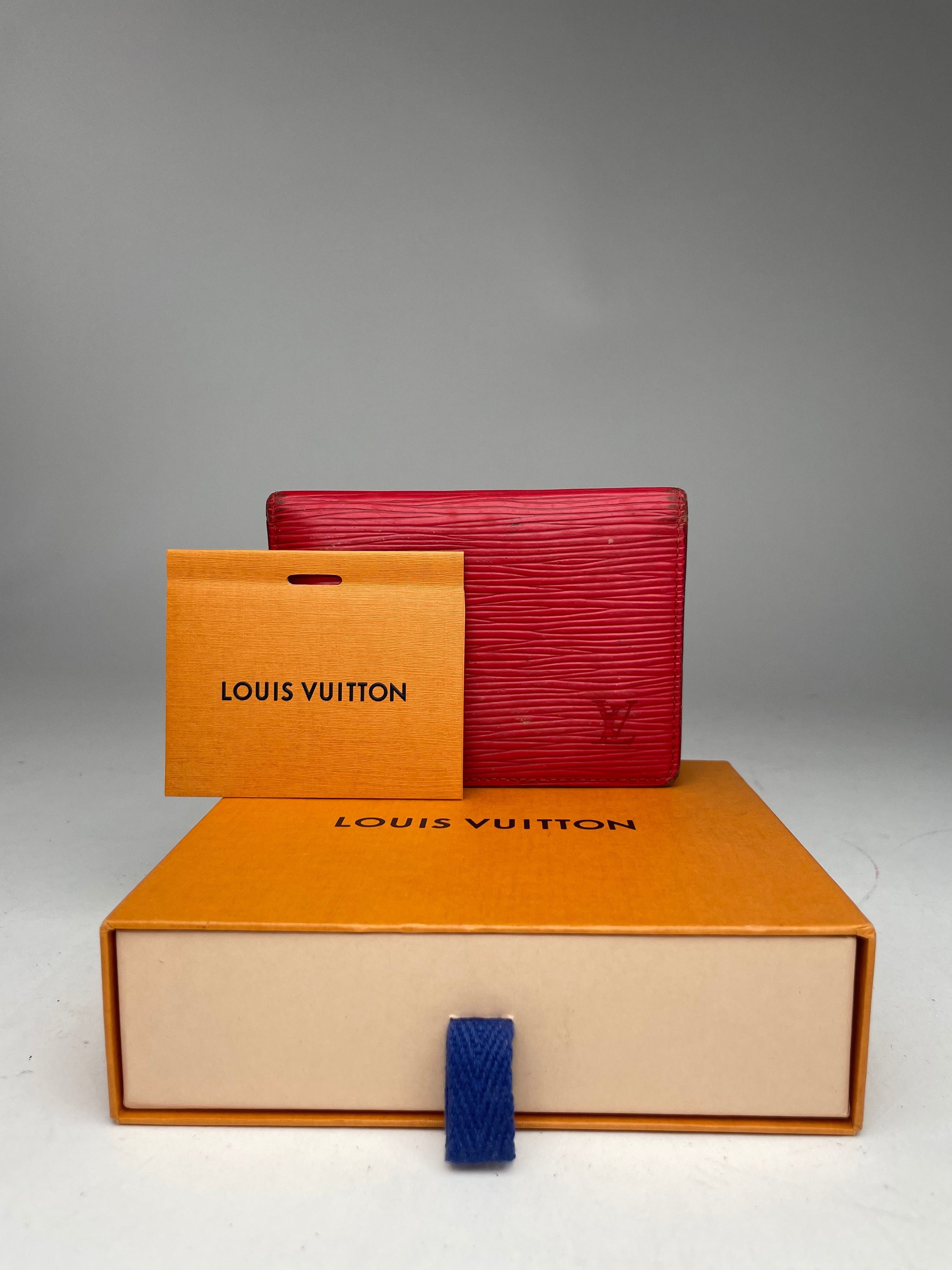 Louis Vuitton Vintage EPI leather Card Holder Red Size ONE SIZE - 2 Thumbnail