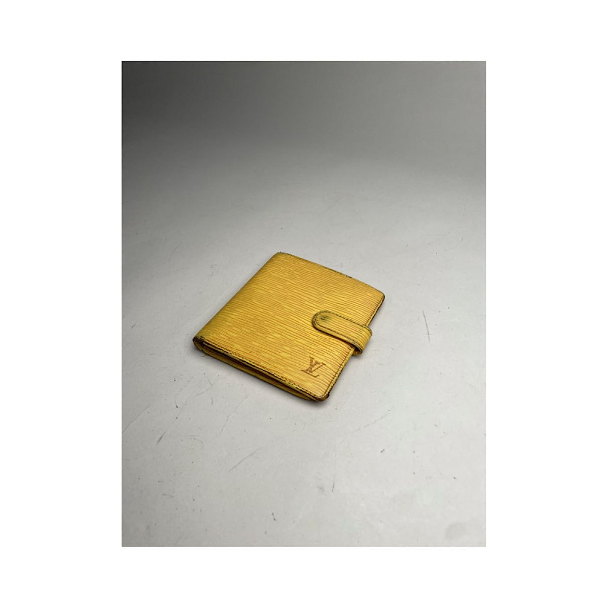 Louis Vuitton Yellow Leather Purse Size ONE SIZE - 2 Thumbnail