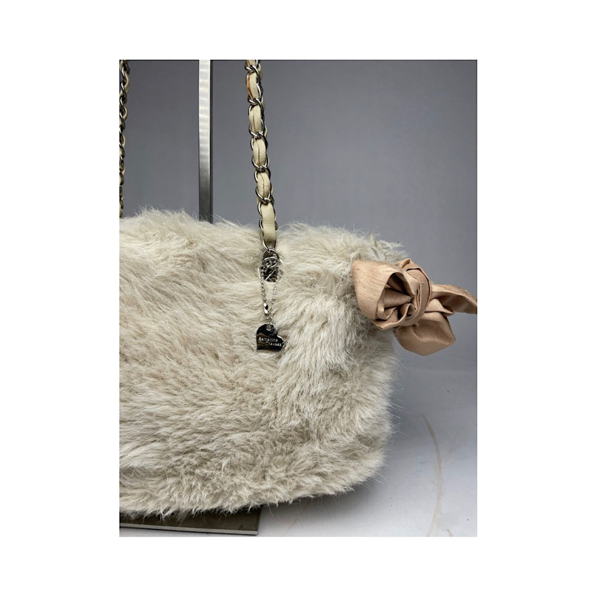 Other Samantha Thavasa White Faux Fur Handbag Size ONE SIZE - 5 Thumbnail