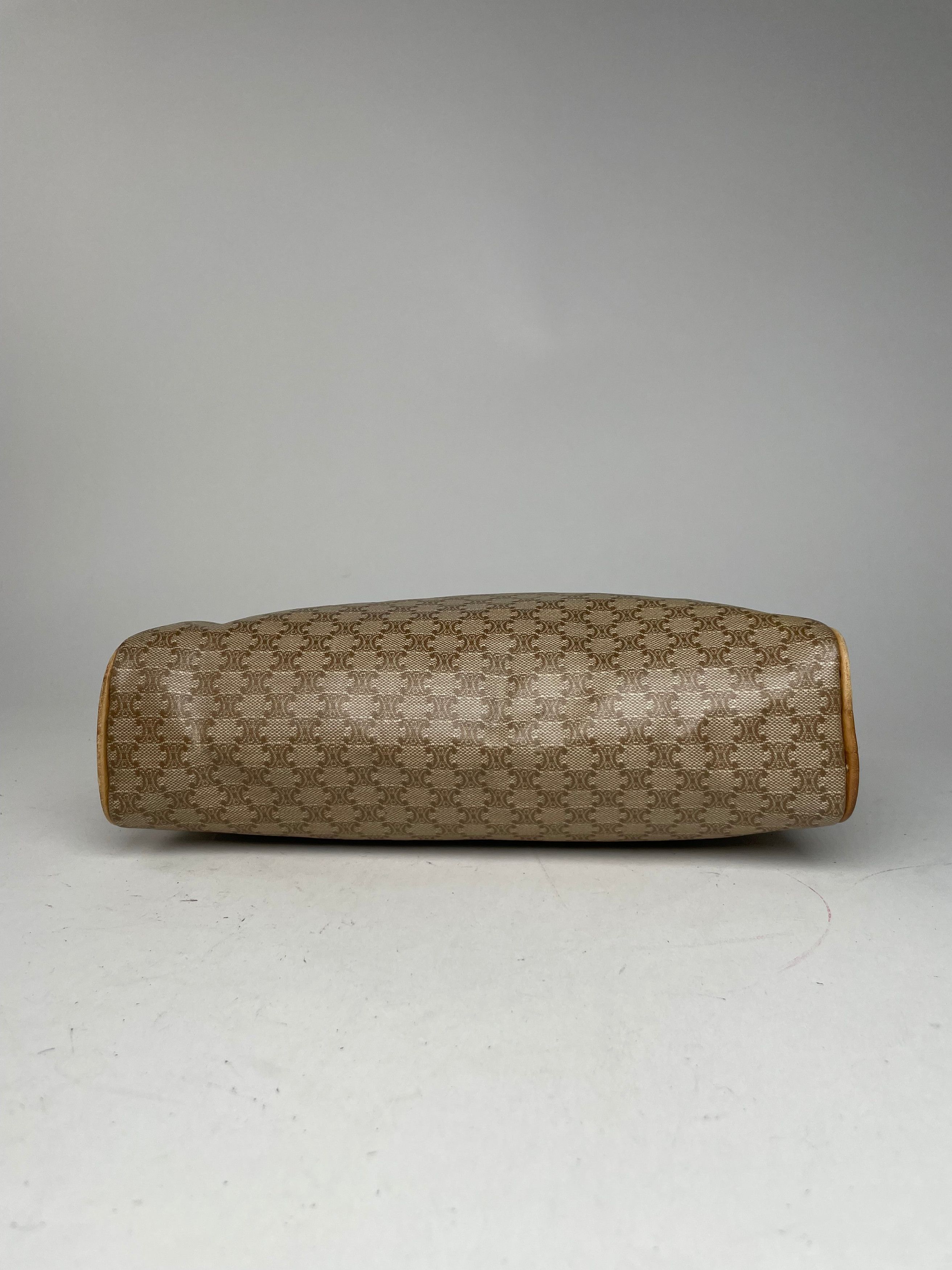 Celine Vintage Triomphe Leather Monogram Clutch Size ONE SIZE - 15 Thumbnail
