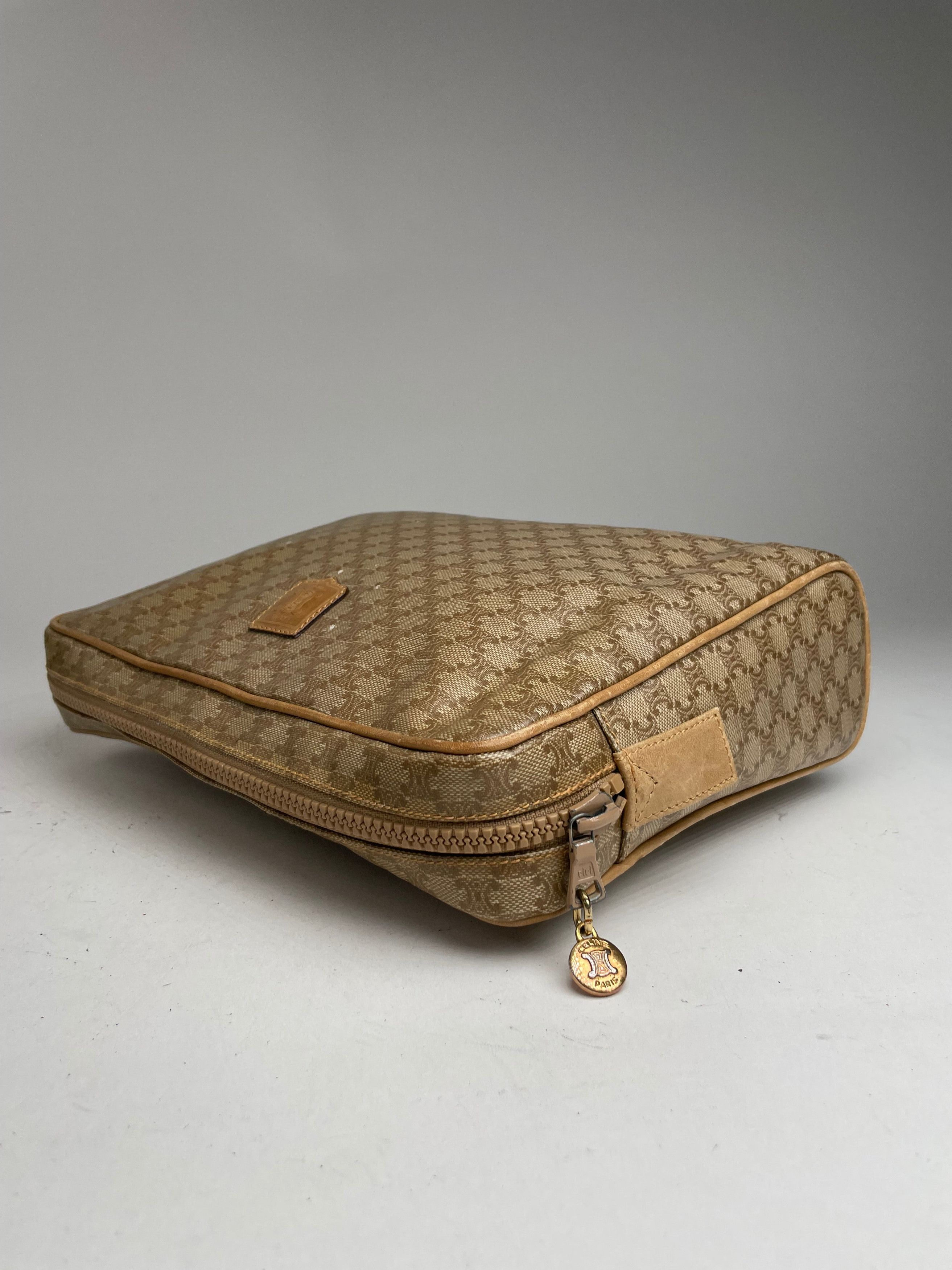 Celine Vintage Triomphe Leather Monogram Clutch Size ONE SIZE - 5 Thumbnail