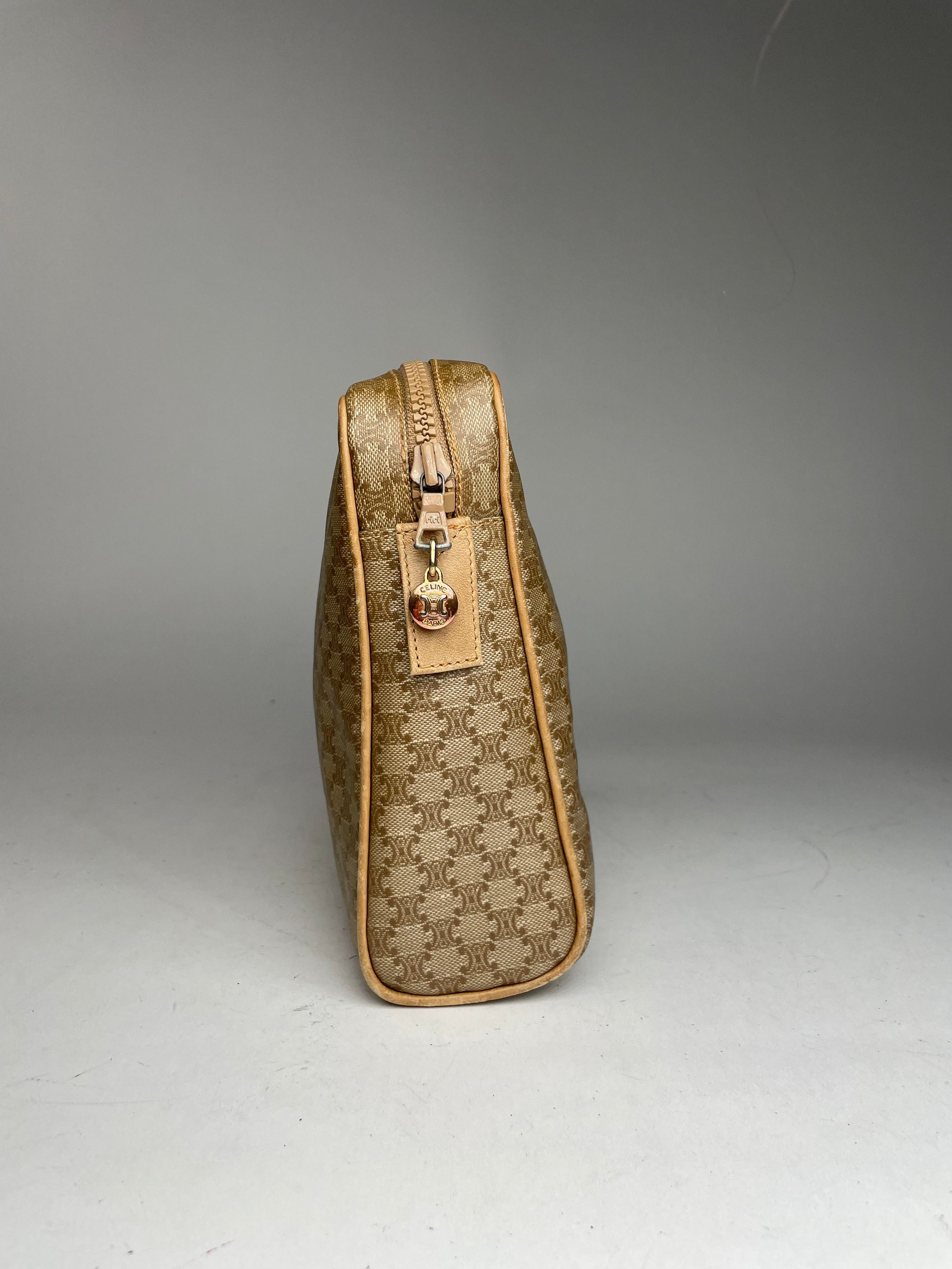 Celine Vintage Triomphe Leather Monogram Clutch Size ONE SIZE - 4 Thumbnail