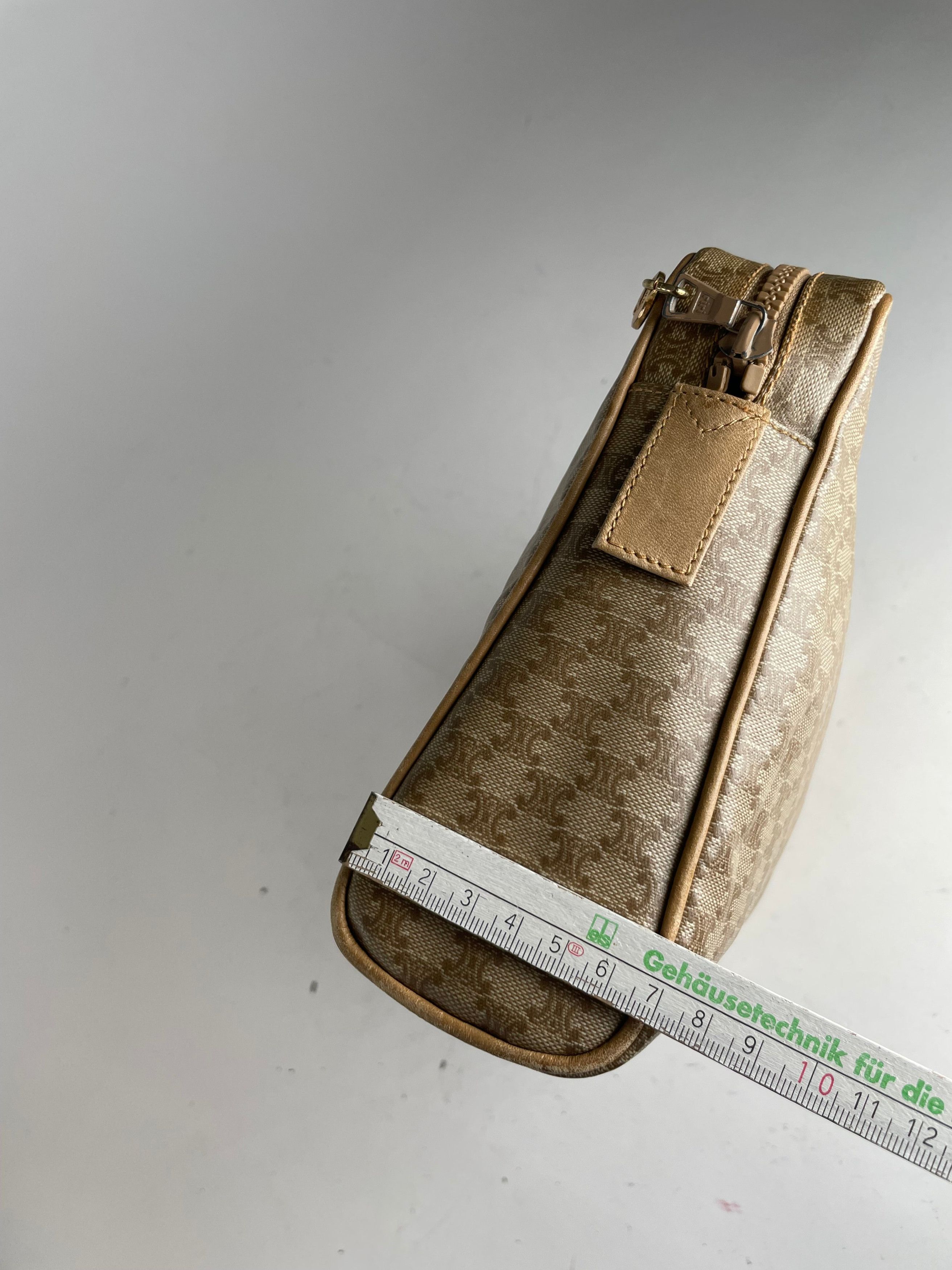 Celine Vintage Triomphe Leather Monogram Clutch Size ONE SIZE - 11 Thumbnail
