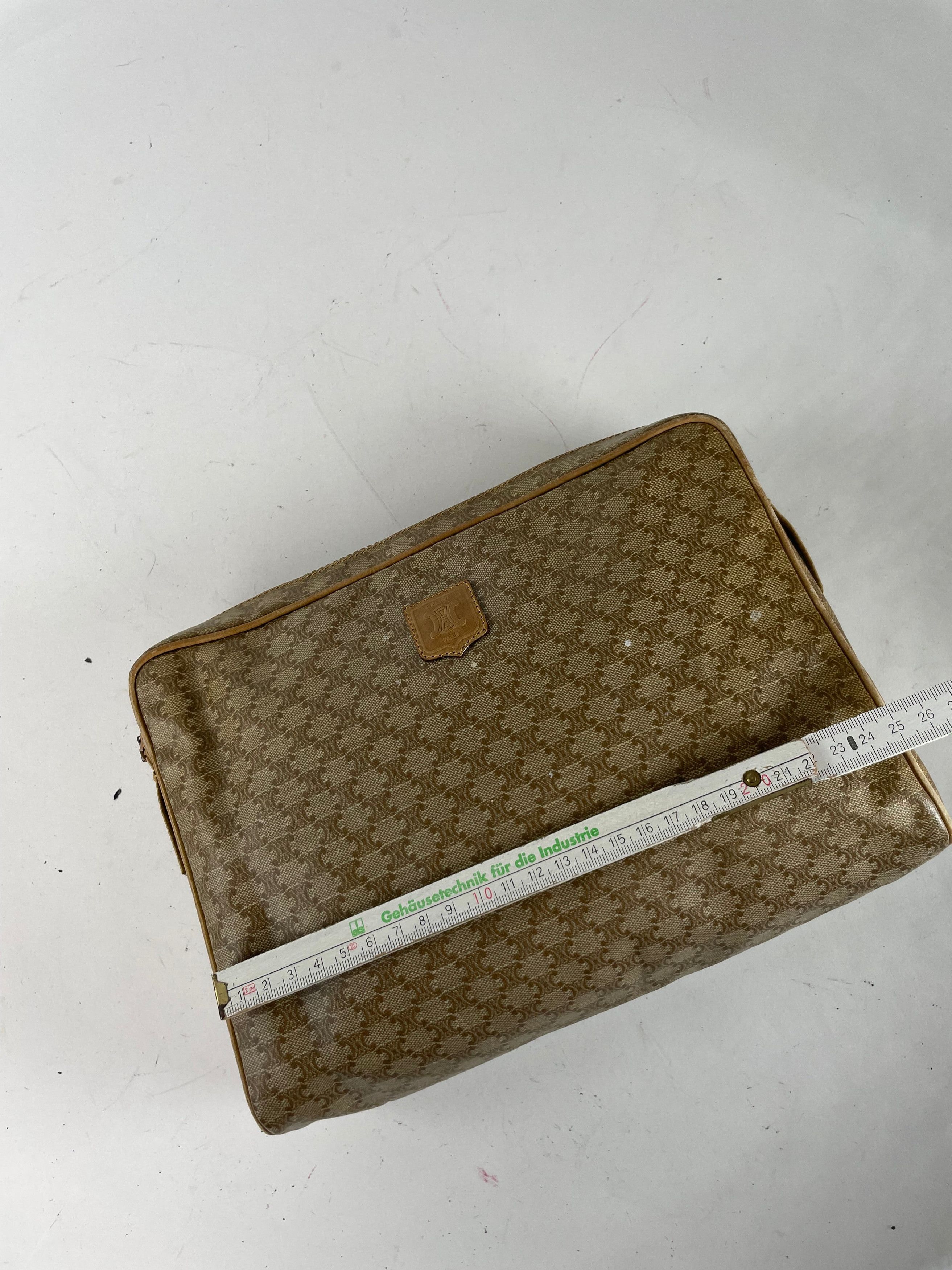 Celine Vintage Triomphe Leather Monogram Clutch Size ONE SIZE - 9 Thumbnail