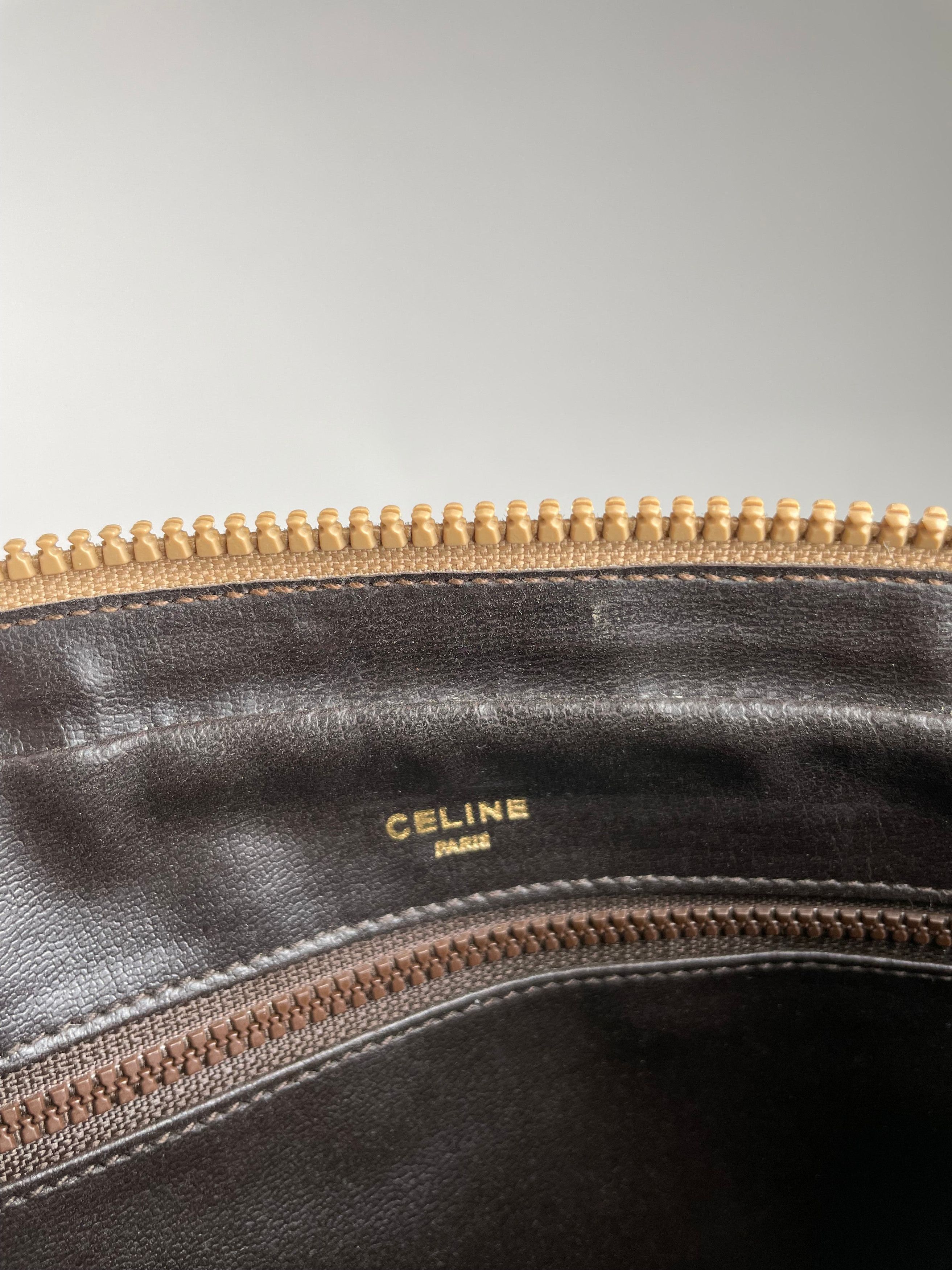 Celine Vintage Triomphe Leather Monogram Clutch Size ONE SIZE - 3 Thumbnail
