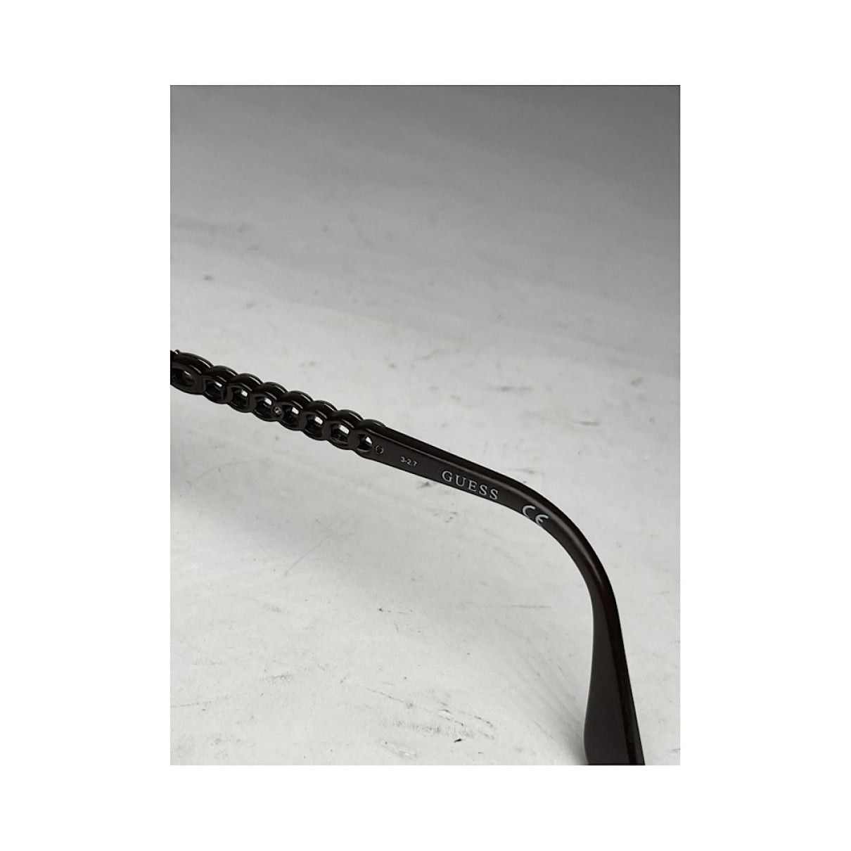 Guess Black Plastic Sunglasses Size ONE SIZE - 5 Thumbnail