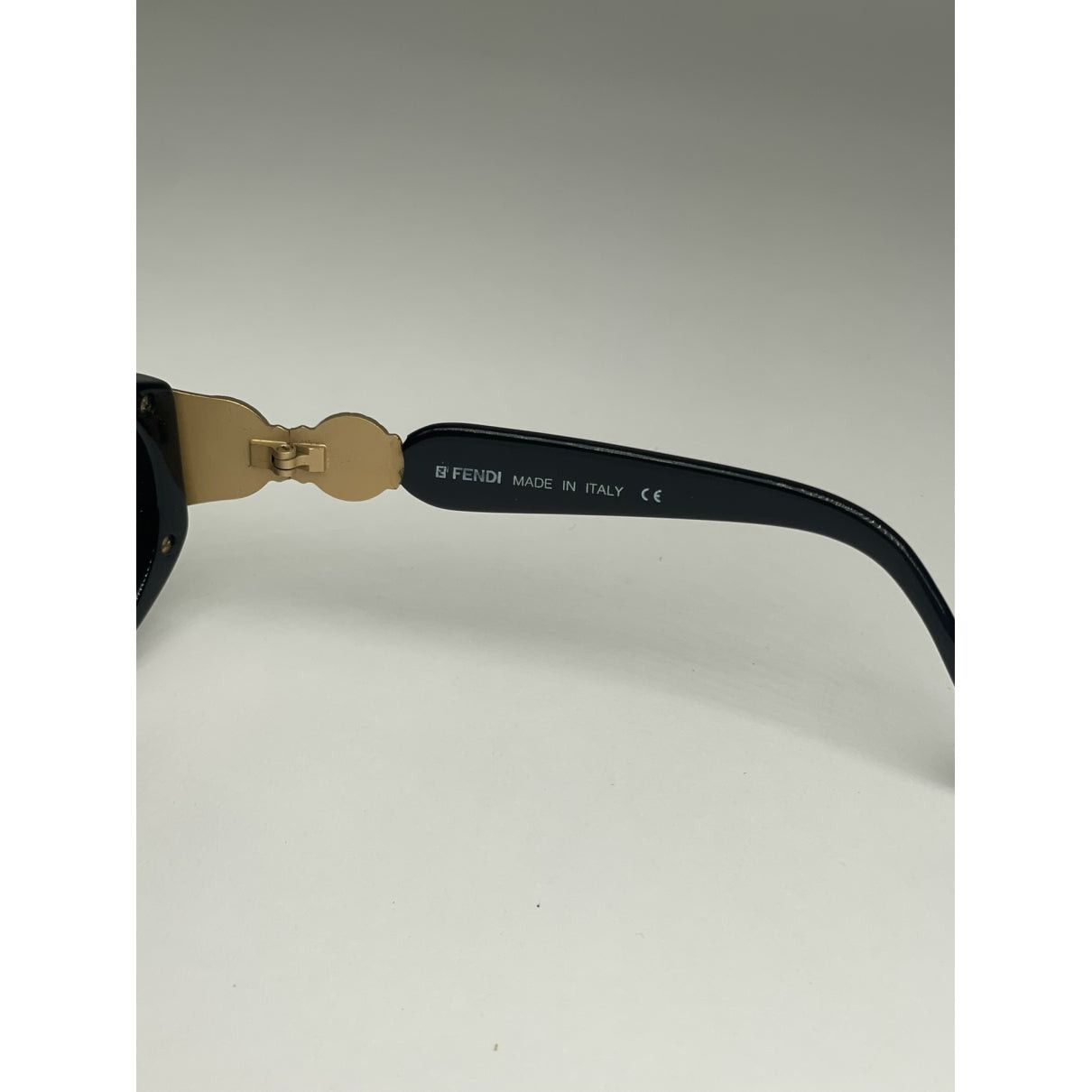 Fendi Black Plastic Sunglasses Size ONE SIZE - 3 Thumbnail
