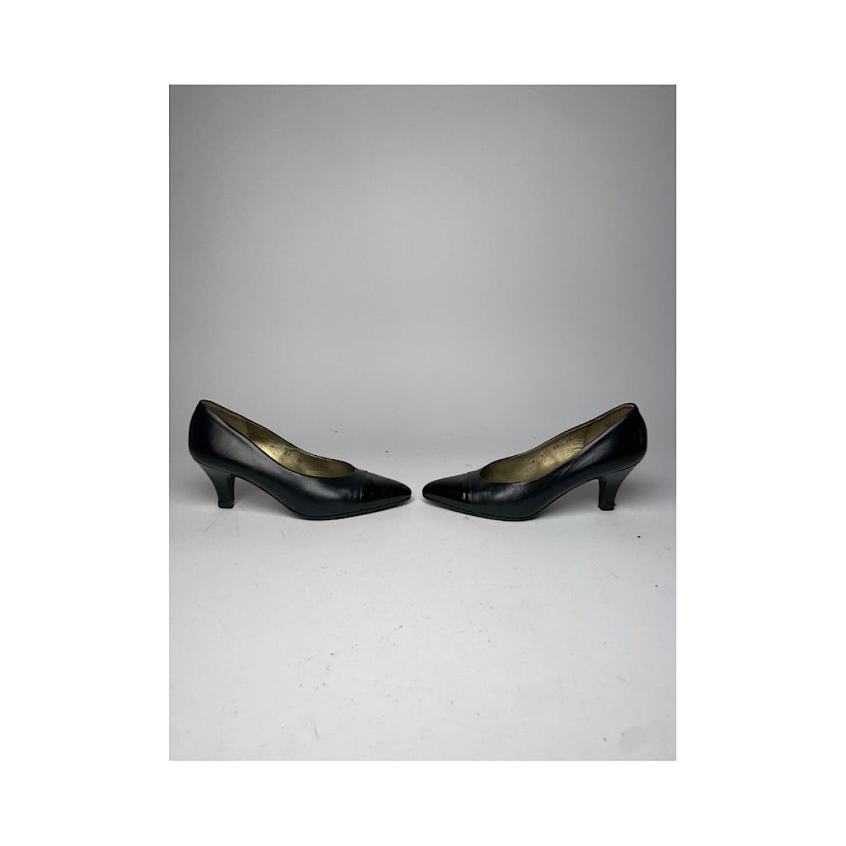 Yves Saint Laurent Black Patent Leather Heel Size US 5 / IT 35 - 2 Thumbnail