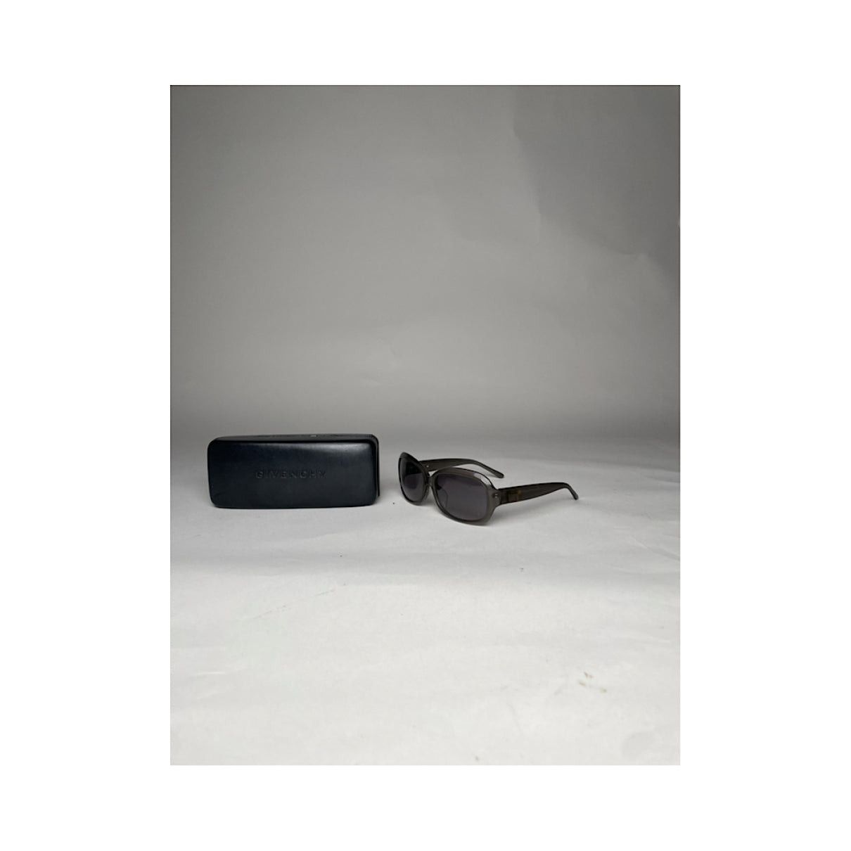 Givenchy Black Plastic Sunglasses Size ONE SIZE - 2 Thumbnail