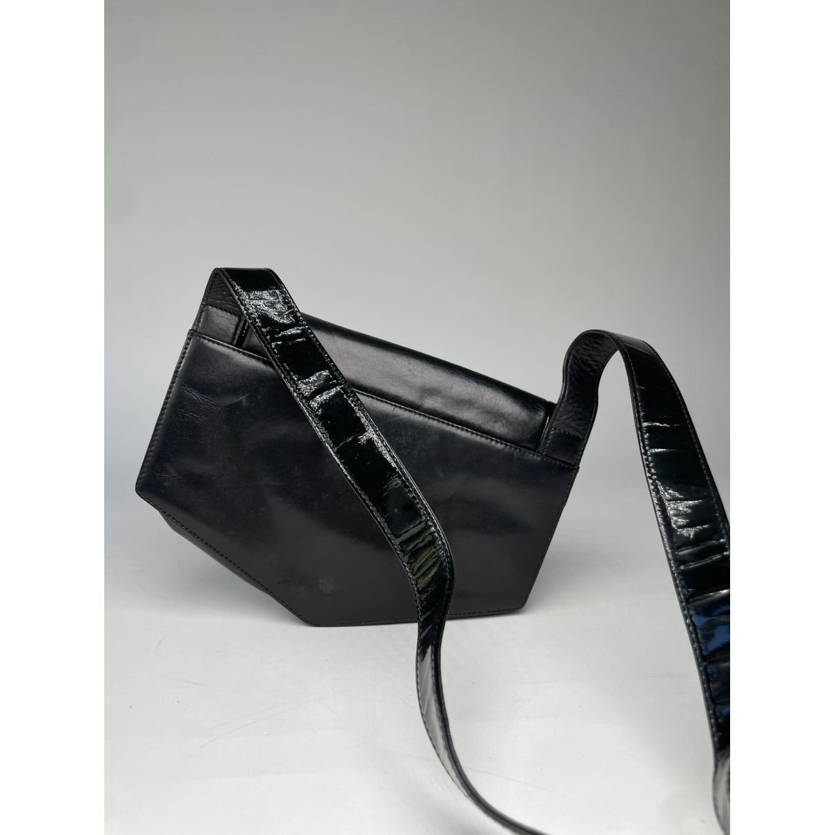 Givenchy Infinity Black Leather Handbag Size ONE SIZE - 3 Thumbnail