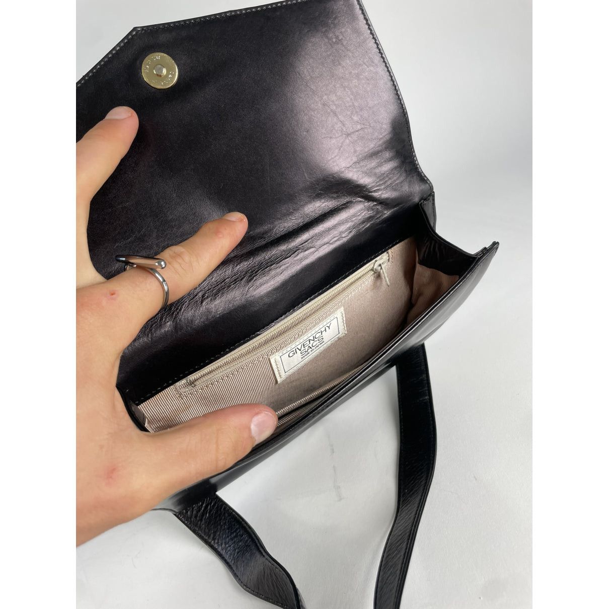 Givenchy Infinity Black Leather Handbag Size ONE SIZE - 5 Thumbnail