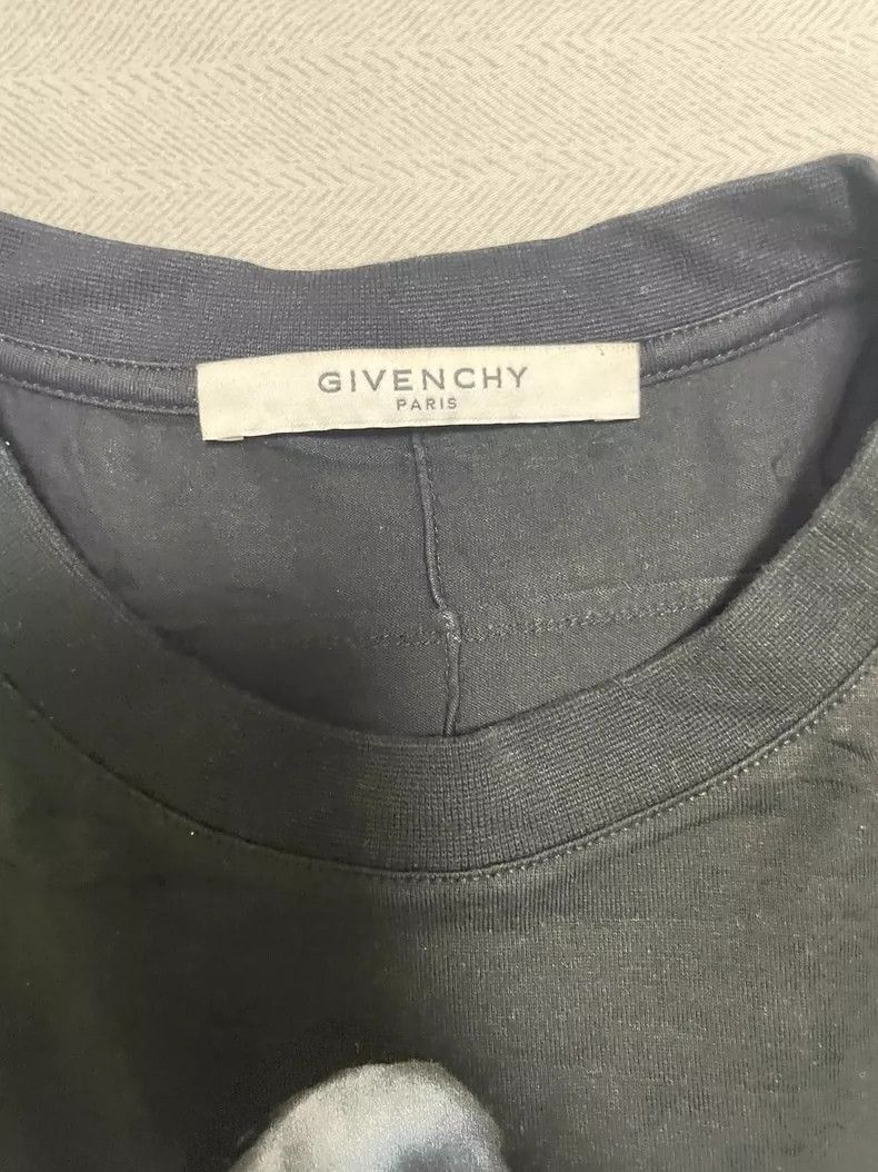 Givenchy Givenchy Shark Print Short Sleeve T-Shirt - dmc Size US S / EU 44-46 / 1 - 3 Thumbnail