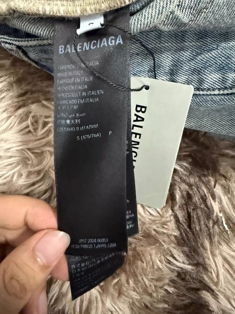 Balenciaga Balenciaga Distressed Baggy Denim Shorts - dmc Size US 29 - 4 Thumbnail