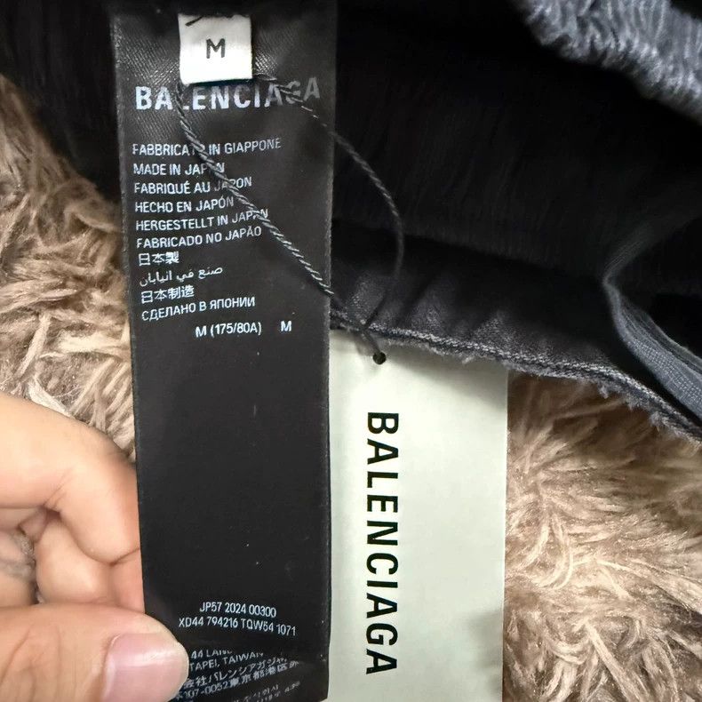Balenciaga Balenciaga Distressed Patchwork Denim Jeans - dmc Size US 32 / EU 48 - 4 Thumbnail